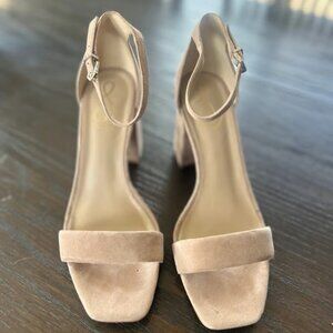 Block heels romantic suede night out